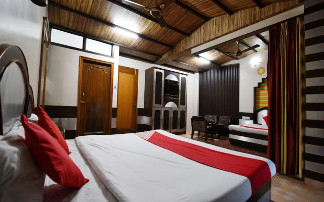 OYO 26909 Hotel Paras