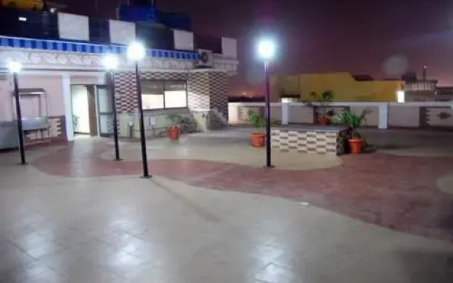 Hotel Amit International