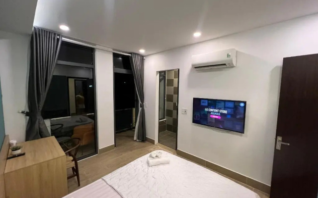 Thuong's House
