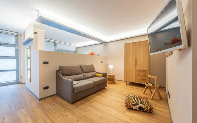 Room 176, Alba Town