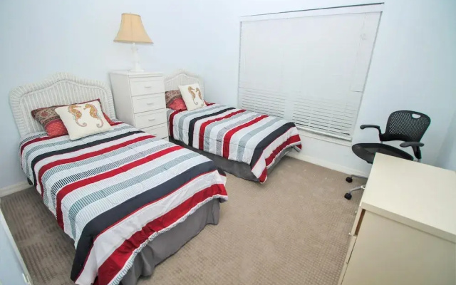 Point East 301