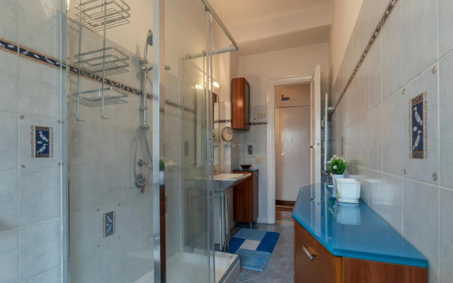Roomy and Bright Apartment with Terrace