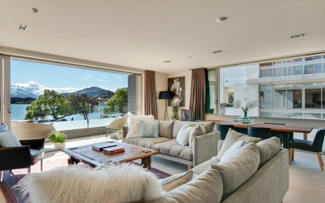 Ardmore Street Luxury Apartment