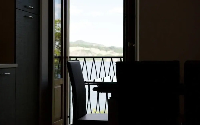 Stresa Apartment With Private Access to Beach