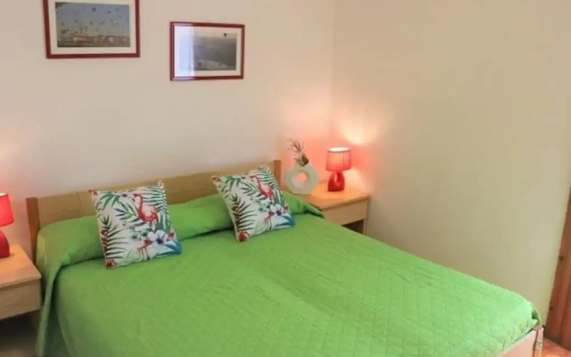 Colorful Flat With sea View