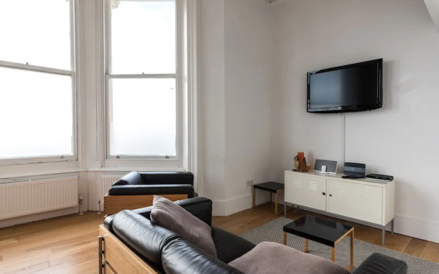 1 Bedroom Seafront Flat in Hove