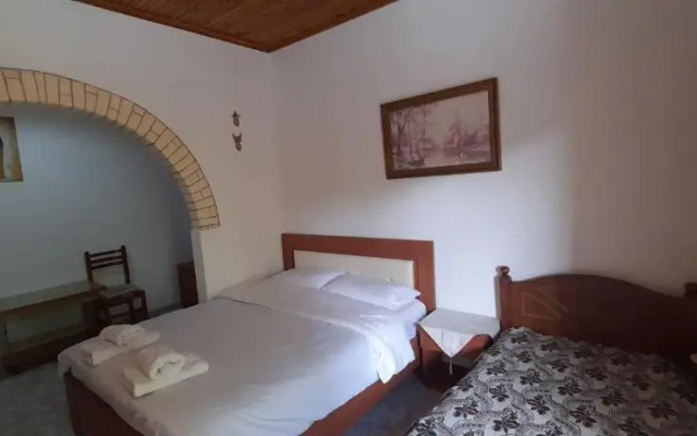 Honey-House “Kastrioti”