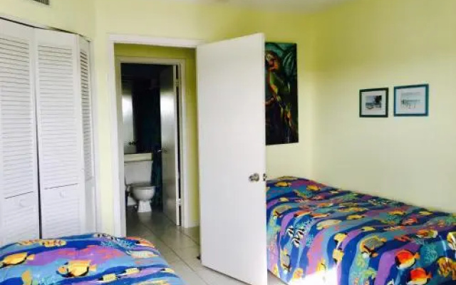 Joyce's Beachfront Suite 3