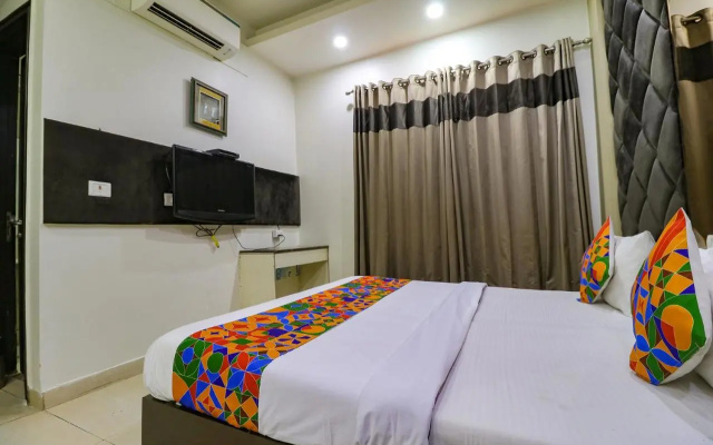 FabHotel Yug Villa