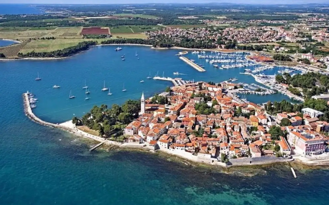 Holiday Home in Novigrad With Private Pool