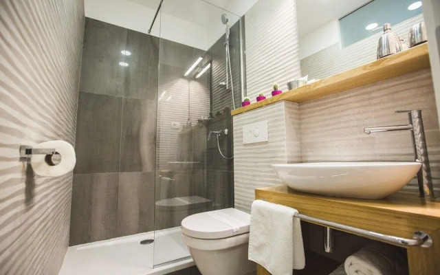 Sir George Luxury Suites