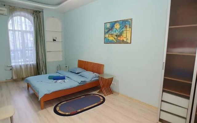 Two Bedrooms 13 Baseina Str Centre Near Guliver