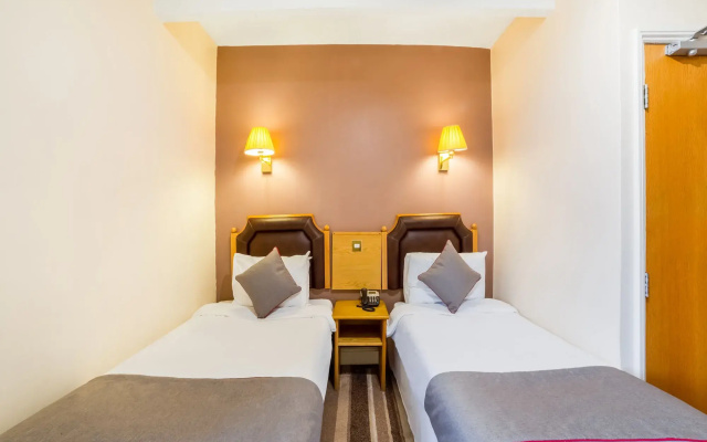 OYO Sandringham Hotel