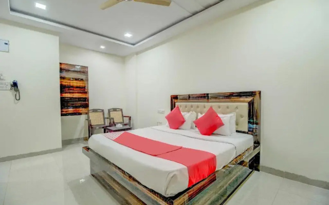 Om Sai Lodge Hotel by OYO Rooms