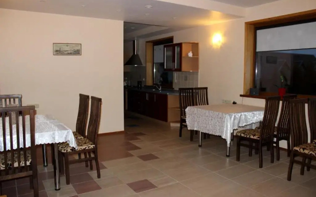 Vidu Guest House