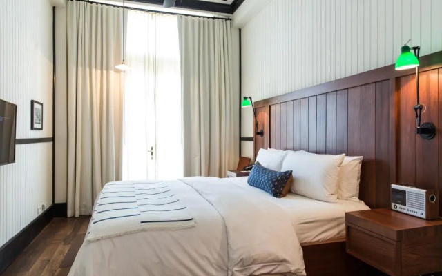 American Trade Hotel