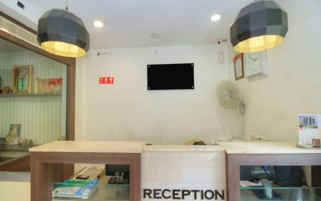 OYO 1531 Vels Grand Inn Hotel