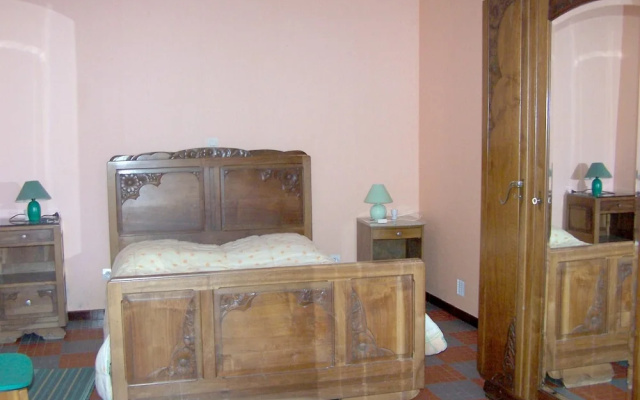 House With 2 Bedrooms in La Chapelle-aux-choux, With Furnished Garden