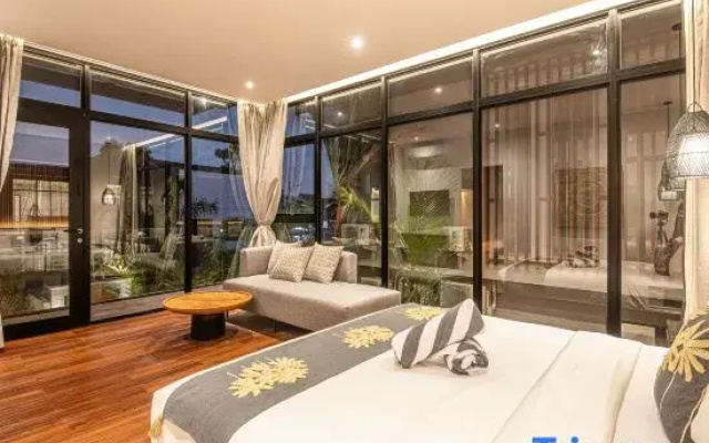 Luxury 6BR Canggu 400m to beach