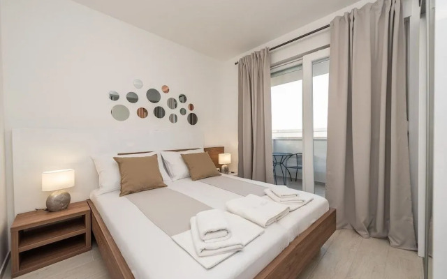 Apartments & Rooms Pool Villas Maris