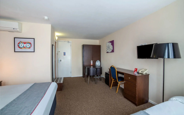 OYO The Chiltern Hotel