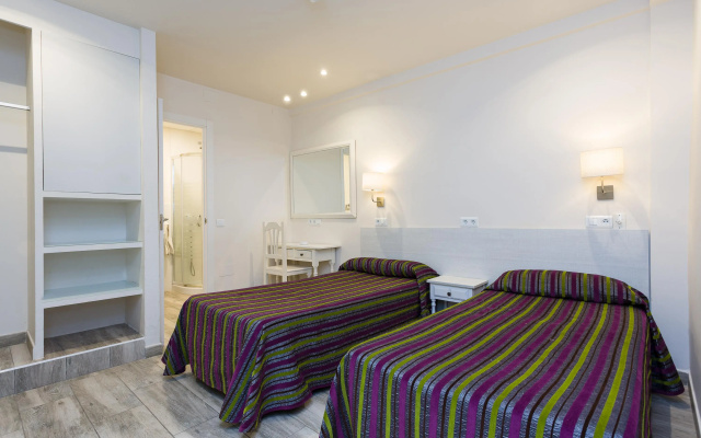 Sol y Miel Hostal