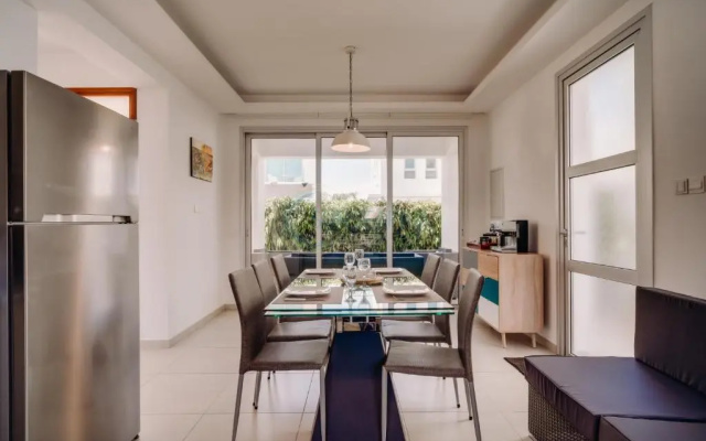 Dream 3bdr villa with private pool near the beach!