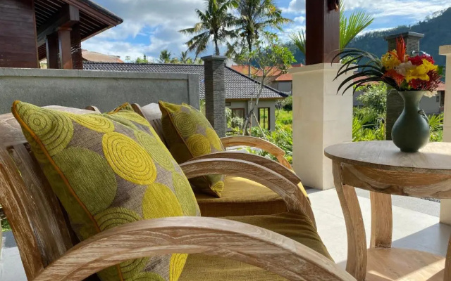 Alamdhari Villa Sidemen