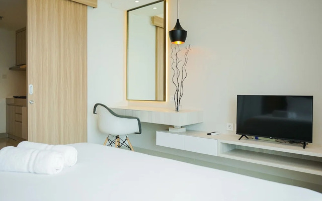 Cozy And Homey Studio At Bintaro Embarcadero Apartment