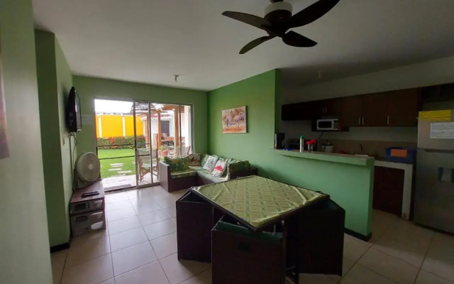 Hermosa casa de playa en bejuco