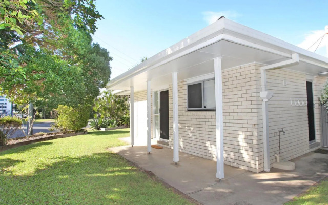 Arlington 1 - Two Bedroom Unit, close to the beach!