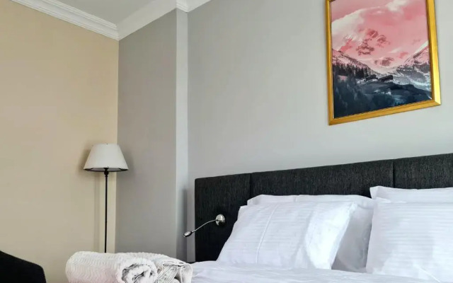 Smart Airport Hotel