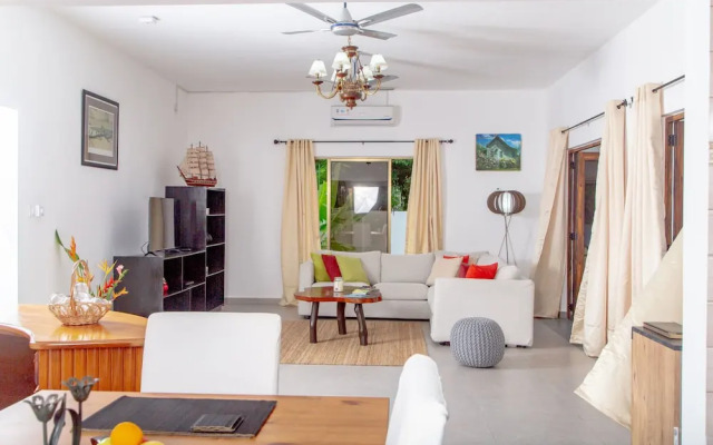 2-bed Apt, Sleeps 5, Near Beau Vallon Beach