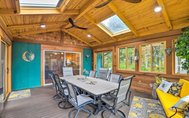 Stunning Fletcher Home: Hot Tub + Fire Pit!