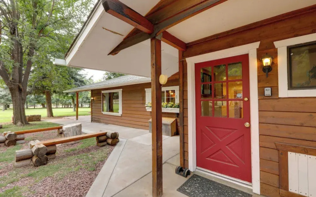 Cozy Cabin on 1 Acre in Premier Pine Neighborhood