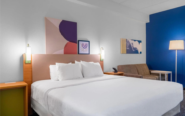 Spark by Hilton Atlanta Kennesaw Town Center