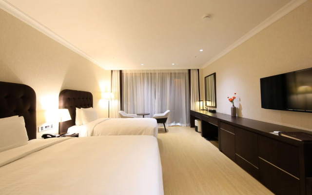 Booyoung Hotel & Resort