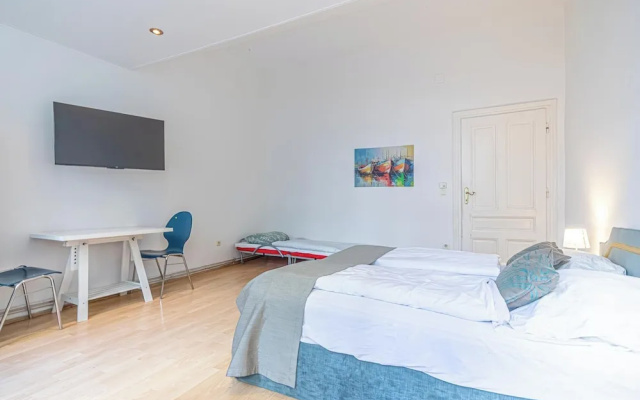 Modern 2BR Apt Longstay Sleeps 5
