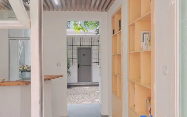 Half-circle coffee hostel