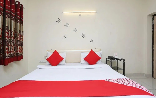 OYO 8587 Dwell Suites