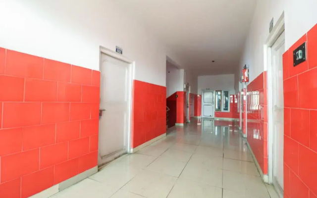 Hotel Neevia by OYO Rooms