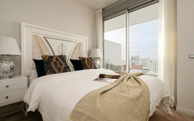 Nice Apartment With Shared Pool