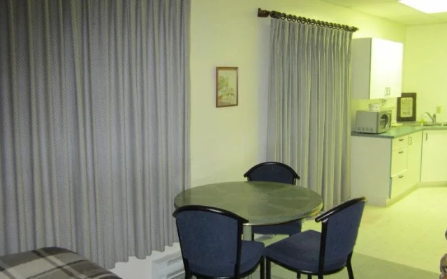Cedars Inn