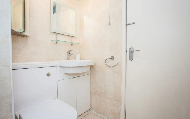 Quiet 3 Bedroom Apartment With Stunning Views