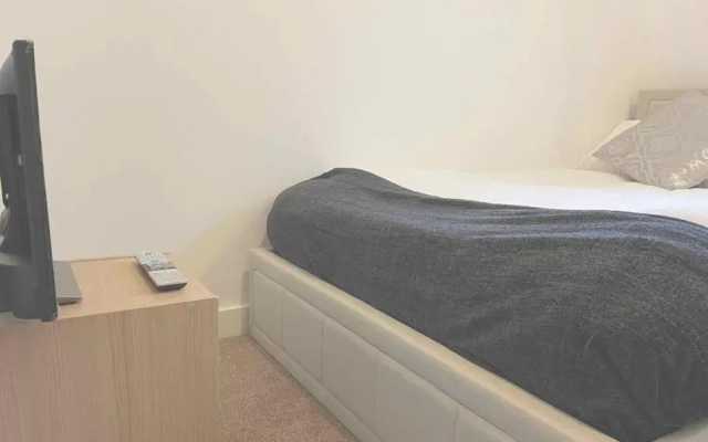 2 Bedroom Luxury Leicester City Centre entire Apartment!