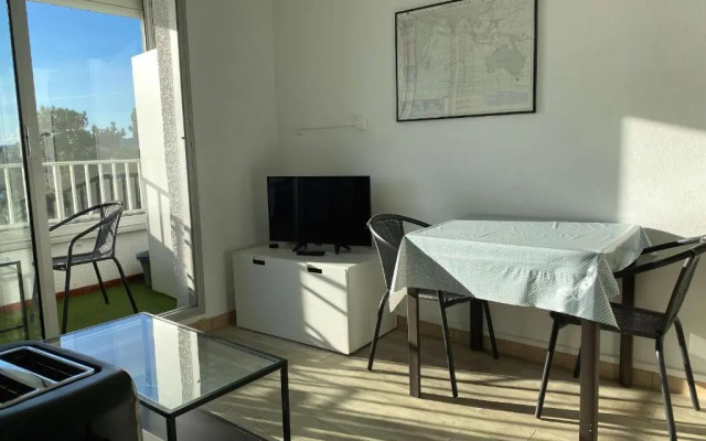 Appartement Balaruc-les-Bains, 1 pièce, 2 personnes - FR-1-553-169