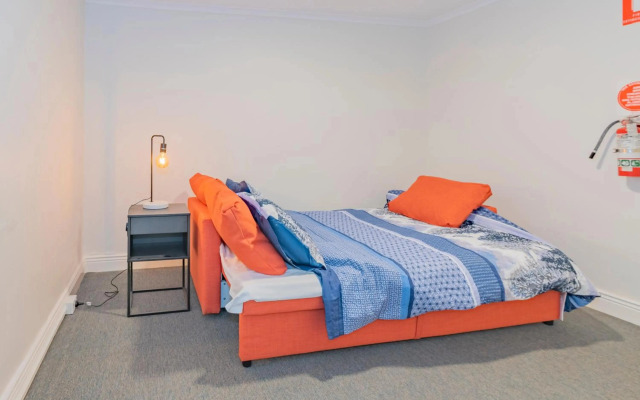 4 Bedroom House - Hobart CBD - Parking