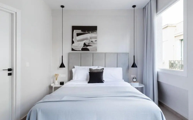 UPSTREET Luxury Apartments in Plaka