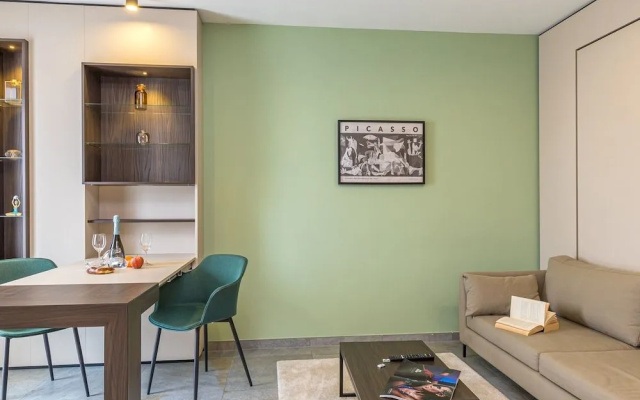 Icon H 305 Suite Micro-living
