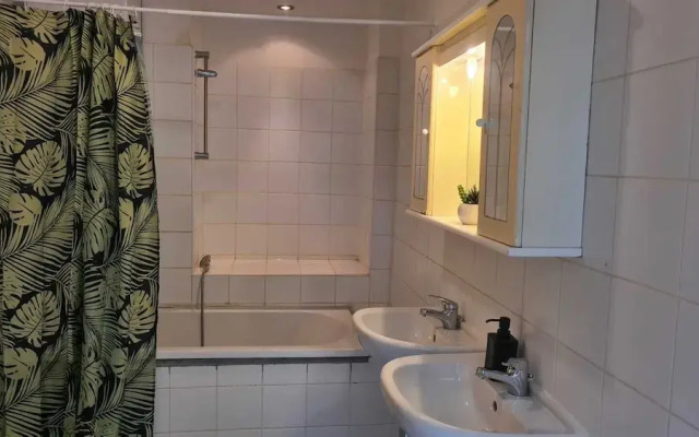 Comfortable 3BR Apartment Belvedere Area